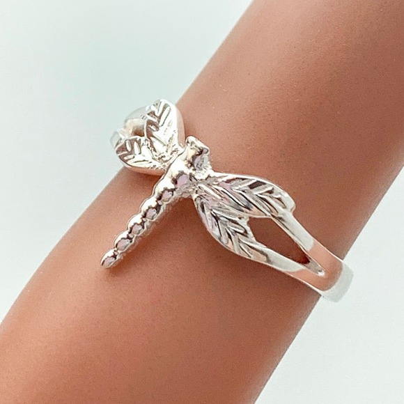 NWT Dainty Sterling Silver dragonfly toe ring adjustable - Picture 4 of 4